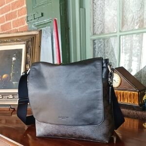 Coach Charles Messenger Bag 11 X 11